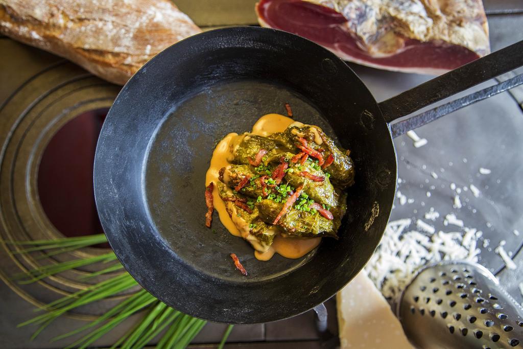 Casa Toedi Restaurant Hotel Trun 외부 사진
