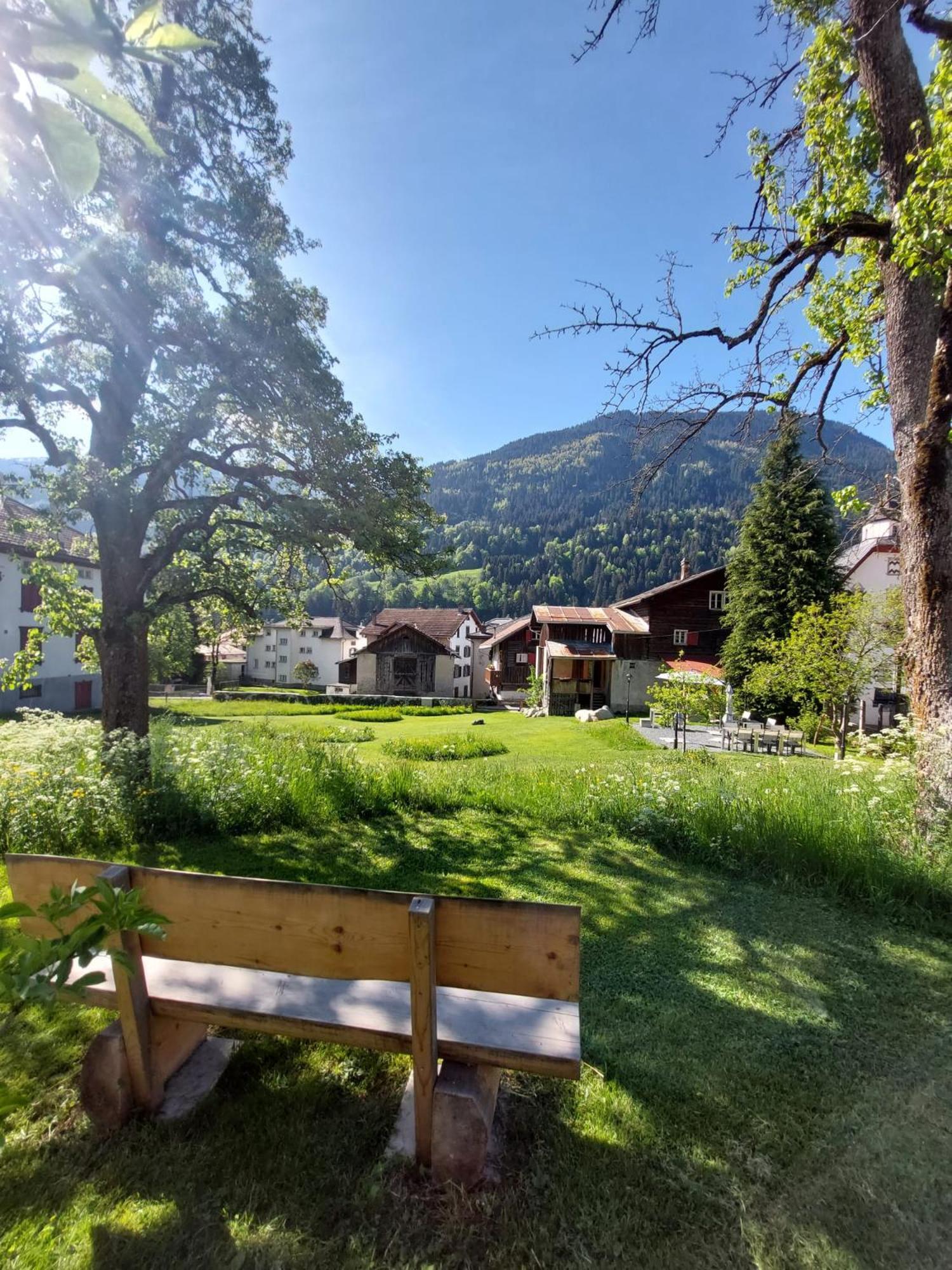 Casa Toedi Restaurant Hotel Trun 외부 사진
