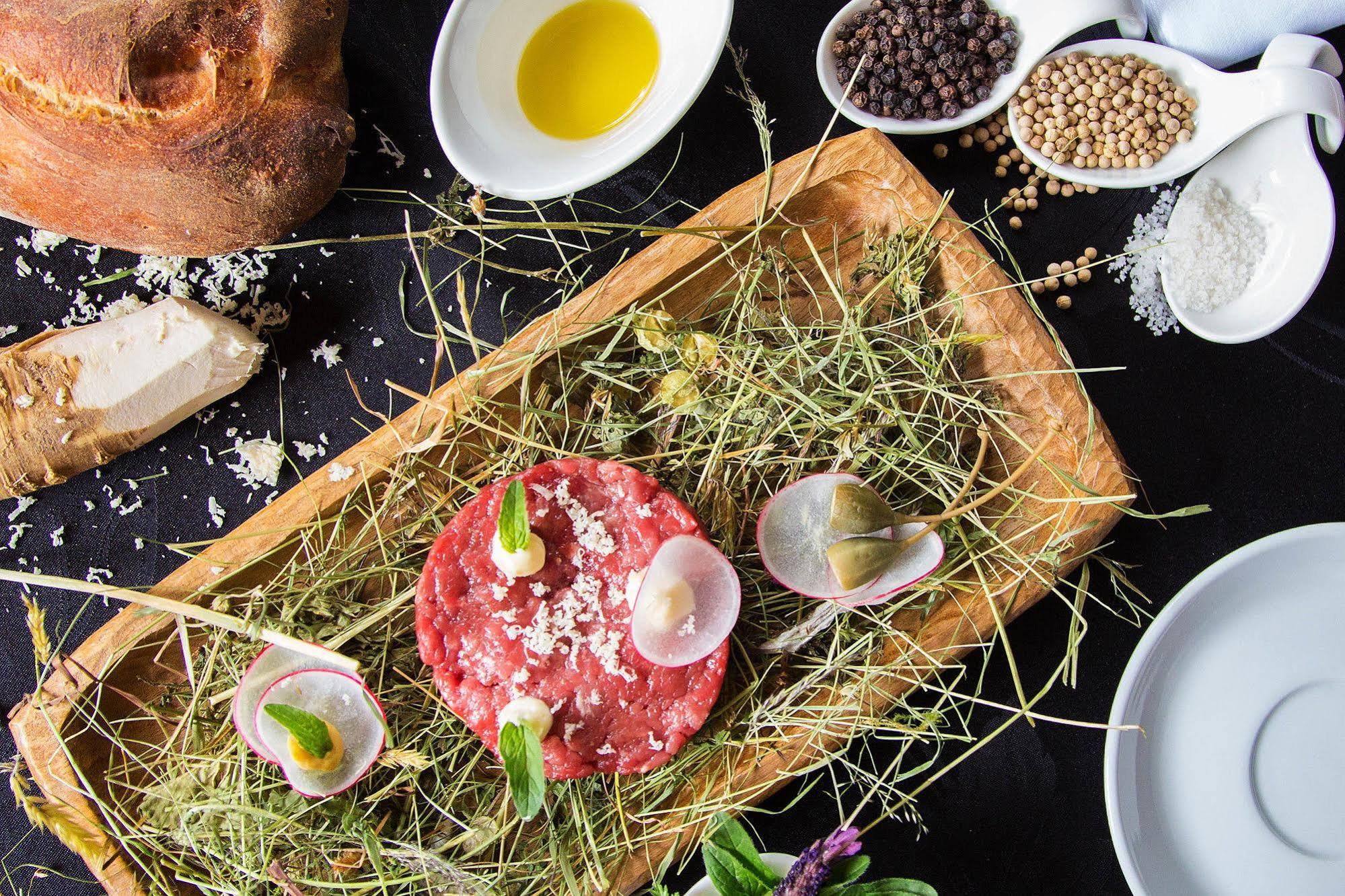 Casa Toedi Restaurant Hotel Trun 외부 사진